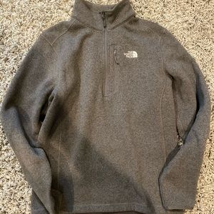 Men’s North Face pullover